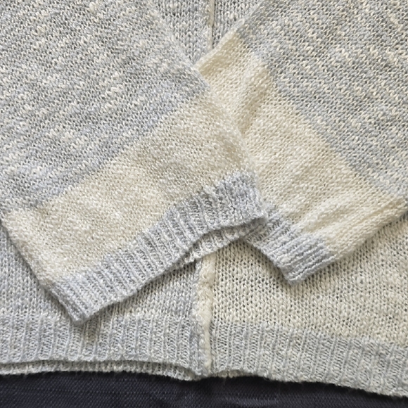 BKE Black and Cream Knit Sweater - Picture 5 of 12